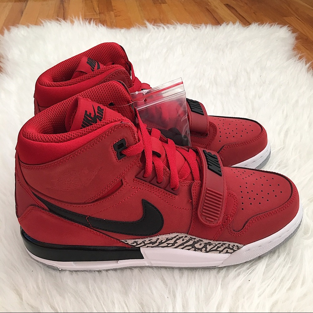 Air Jordan Legacy Women’s Sneakers - Picture 4 of 7